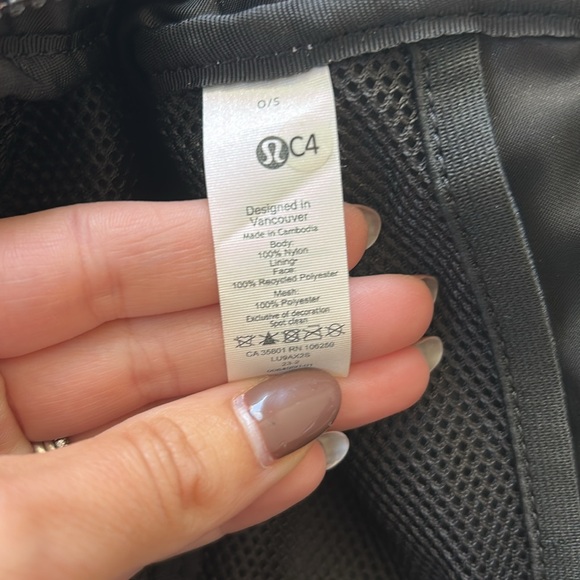 Lululemon Everywhere Belt Bag 1L - Black - Picture 5 of 6